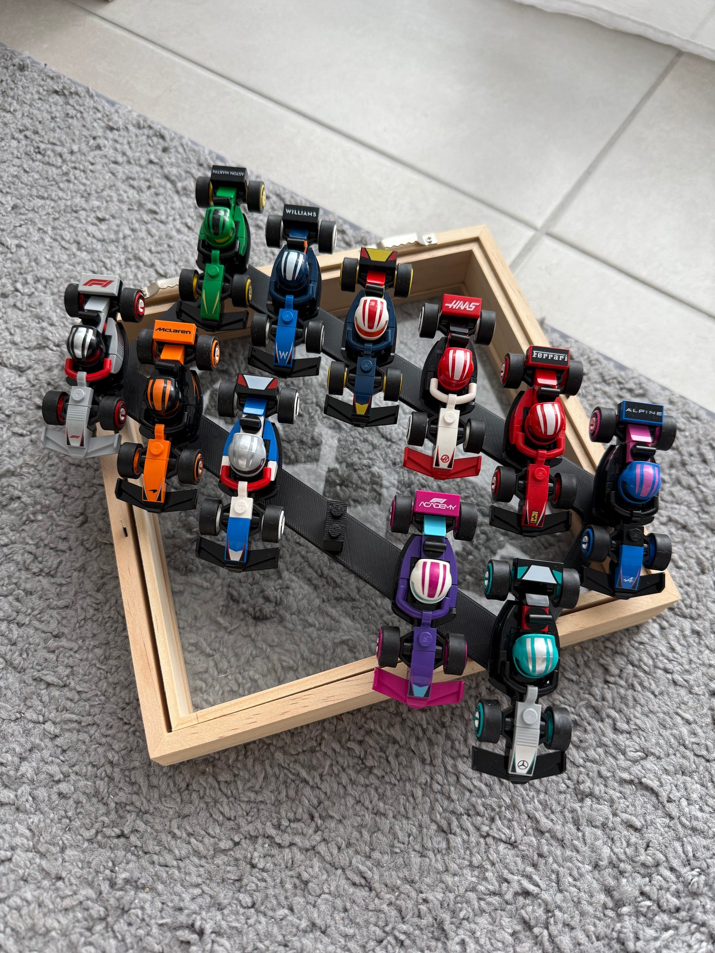 Supports LEGO F1 mini